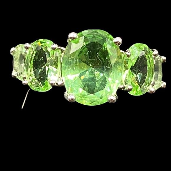 Sterling silver marked 925 five stone green ring peridot August birthstone - Picture 3 of 14